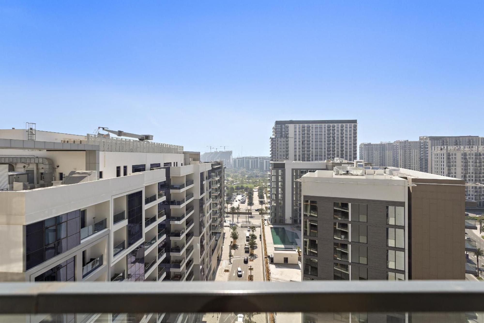 Vayk - Luxurious 1br With Balcony In Hills Estate * Dubai