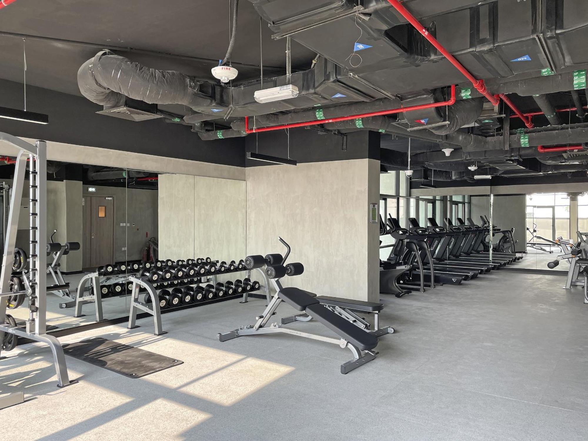 Vayk - Luxurious 1br With Balcony In Hills Estate Dubai